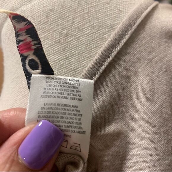 Ransom Tank Top in Abstract Striped Pattern, Sz. Large - Picture 4 of 6